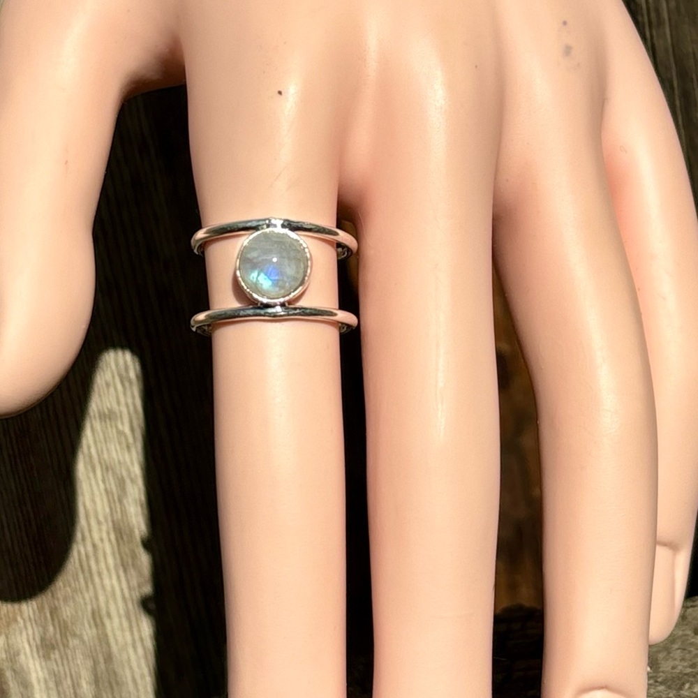 Moonstone Ring - Picture 6 of 11